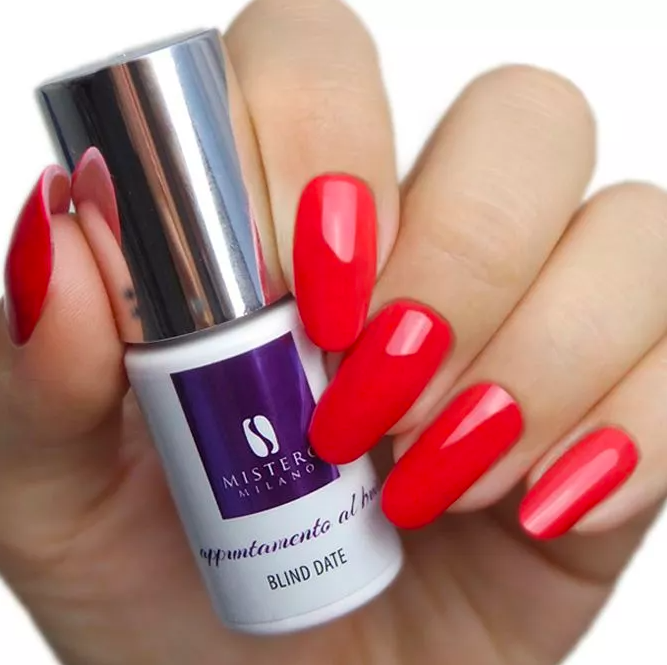 MM malinowy lakier hybrydowy RANDKA Z NIEZNAJOMYM 7 ml 1100